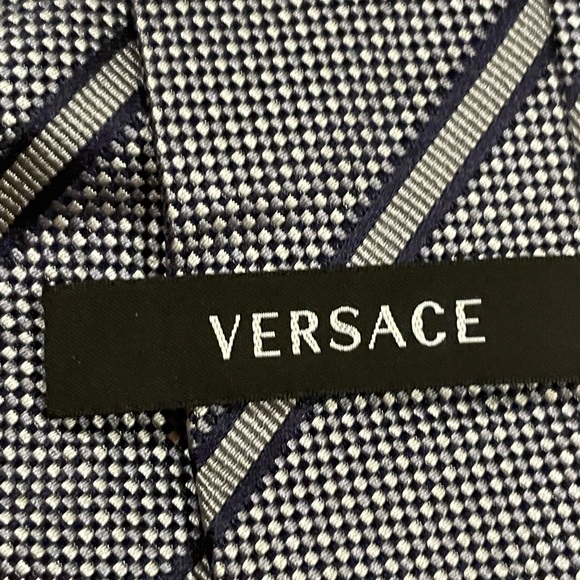 Gray Versace tie - Picture 6 of 7